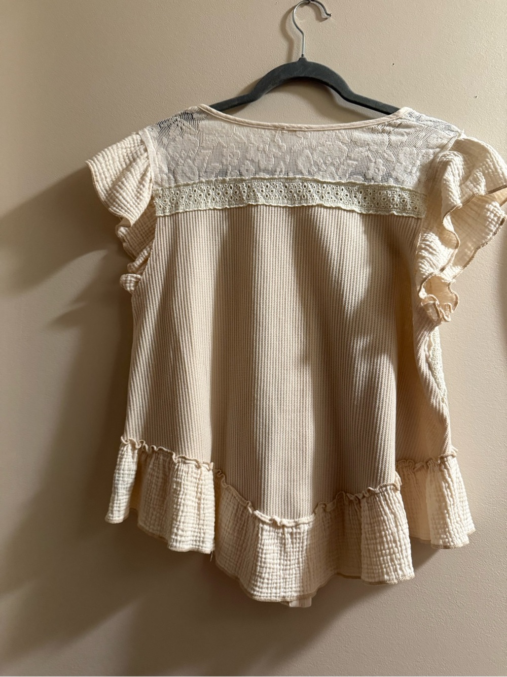 POL Cream Lace & Eyelet Button-Front Flutter Sleeve Top - Picture 4 of 5